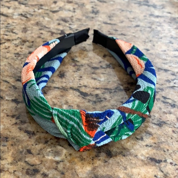 New 2 Floral headband - Picture 2 of 4